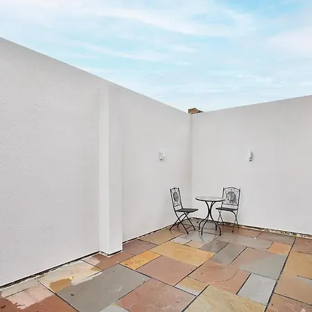 Host & - Belle Vue Holiday home *